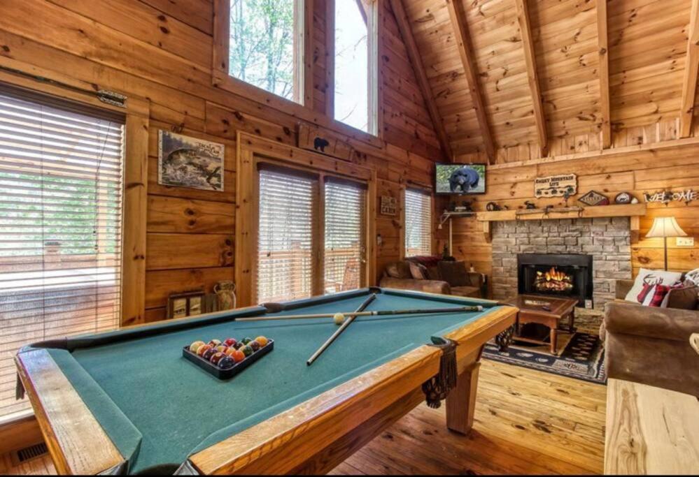 Lazy Bear Cabin Sevierville Kültér fotó