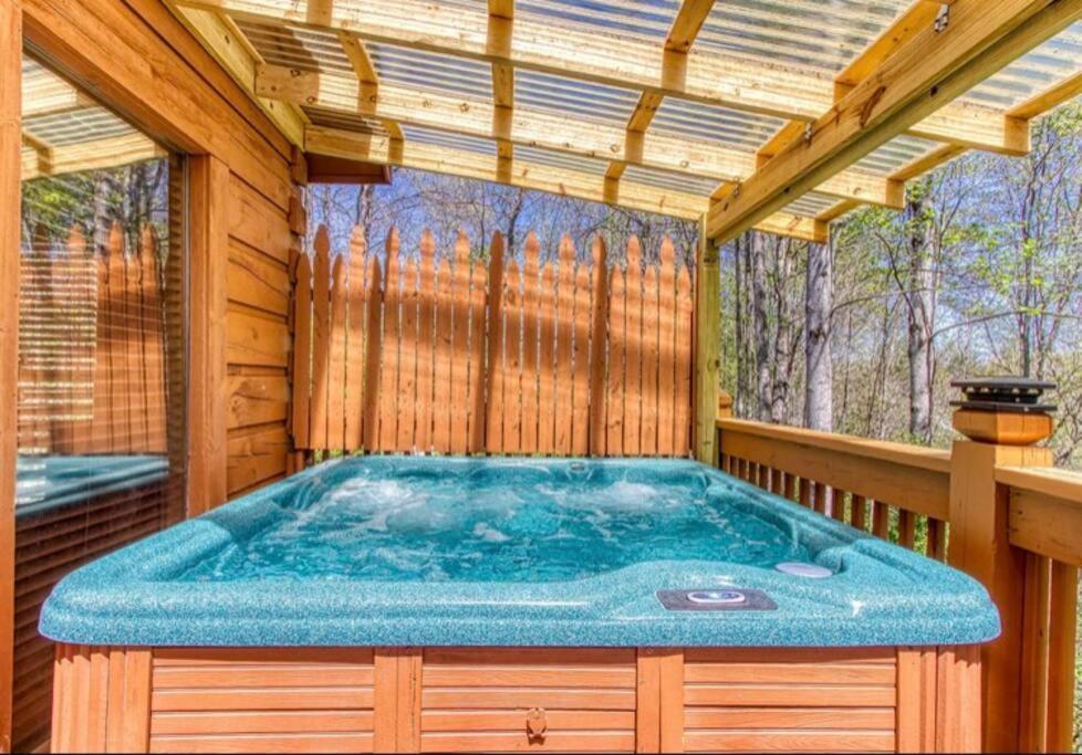 Lazy Bear Cabin Sevierville Kültér fotó